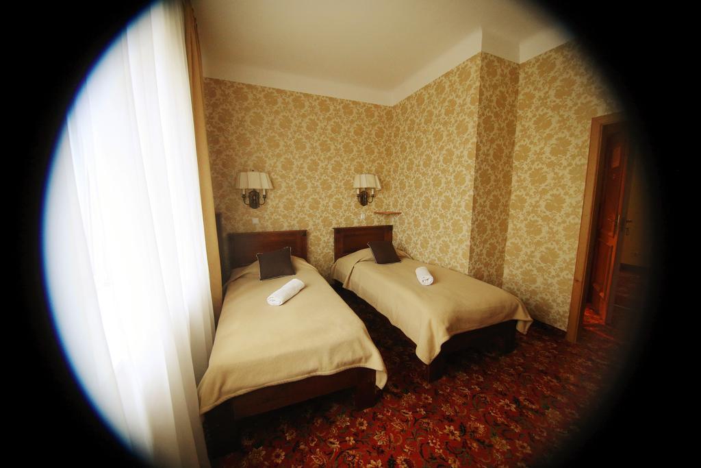 Hotel ปวอตสก์ ภายนอก รูปภาพ