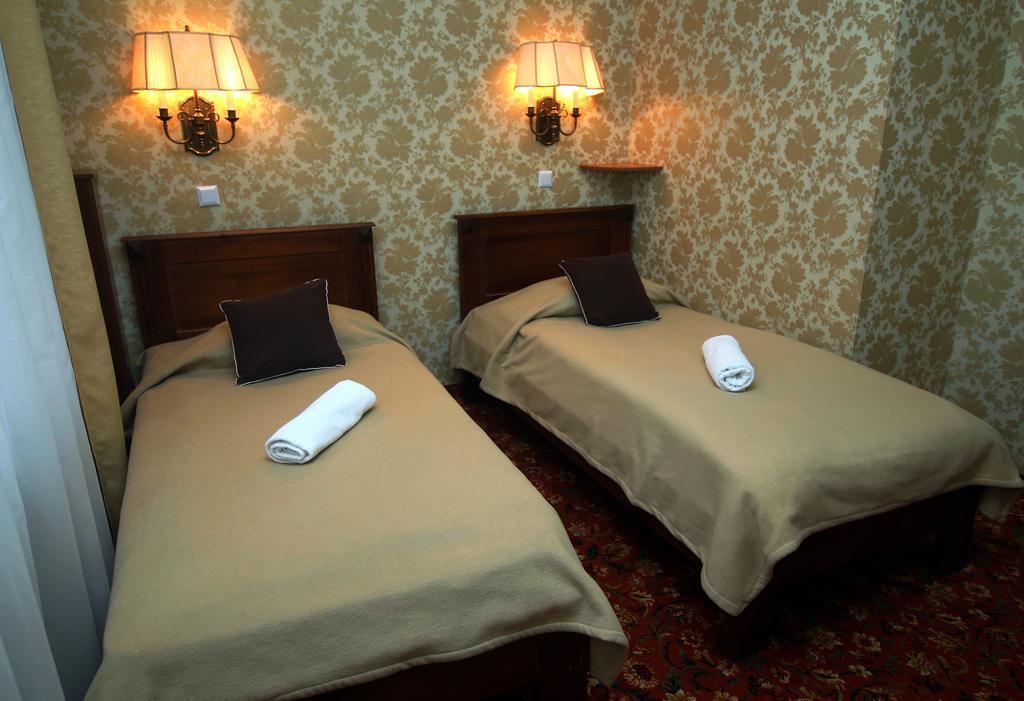 Hotel ปวอตสก์ ภายนอก รูปภาพ