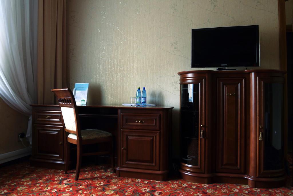 Hotel ปวอตสก์ ภายนอก รูปภาพ