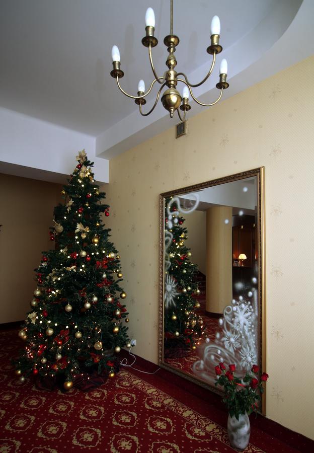 Hotel ปวอตสก์ ภายนอก รูปภาพ